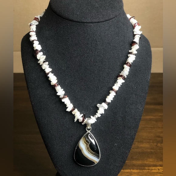 Sterling Silver Old Southwest Onyx Cabochon Garnet...
